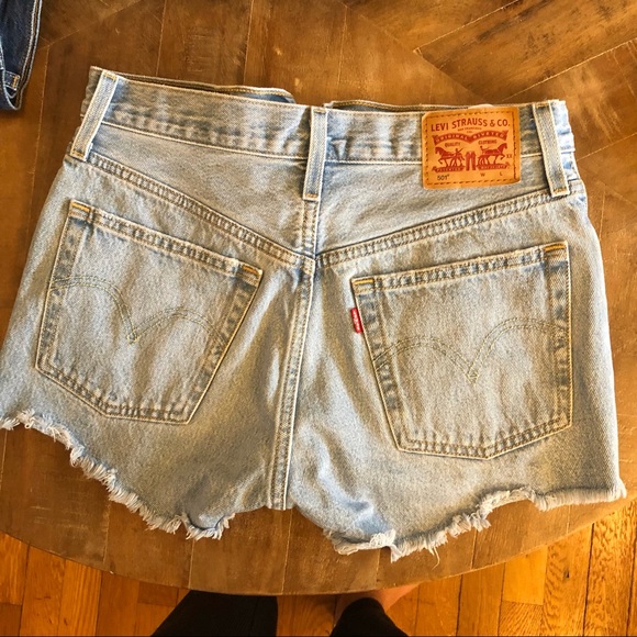 Levi’s Jean Shorts - Picture 3 of 5